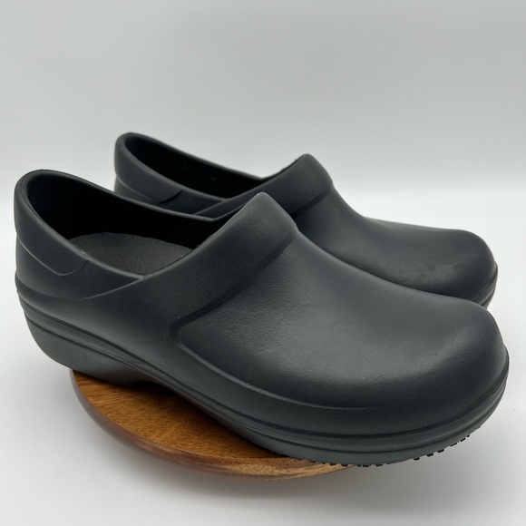CROCS Shoes - Crocs Adult On The Clock Clogs Slip On Slip Resistant Work Shoes Women’s Sz. 9